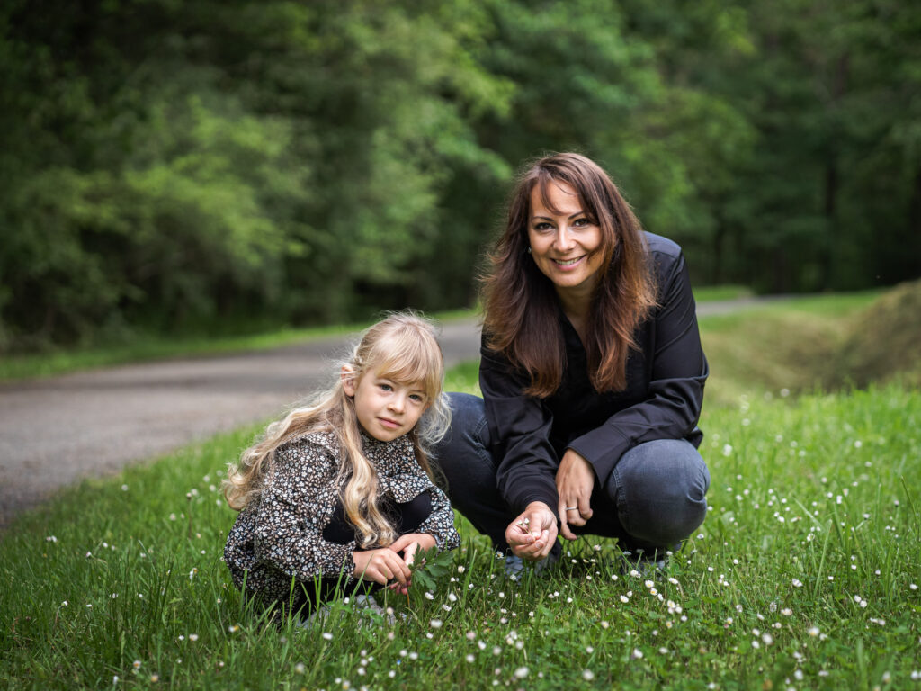 portrait enfant fille photographe proche orleans photographe proche gien shooting photo famille loiret fete des grands meres